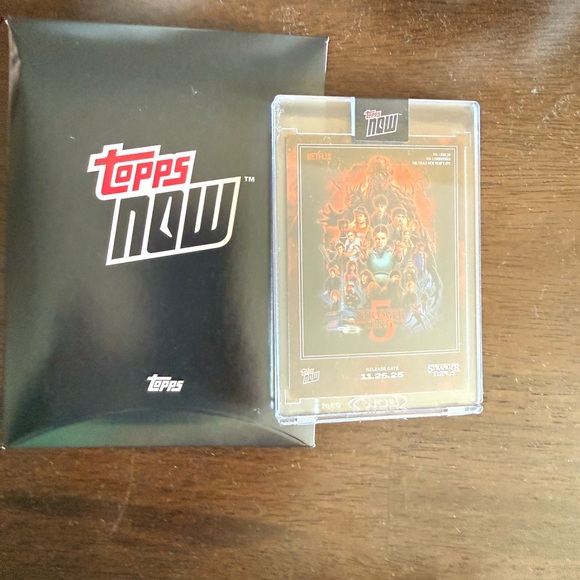 Stranger Things Collectible Display - Picture 4 of 5